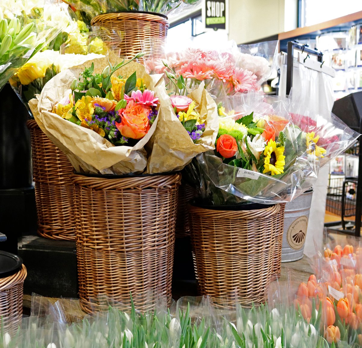 Floral_Willow-Baskets_Close-Up